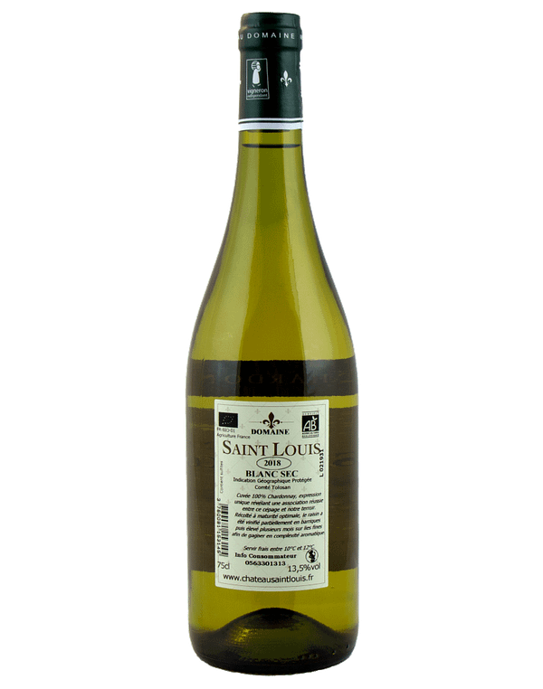 Image of Domaine SAINT LOUIS Chardonnay 2020 bottle with wine glasses: "Glasses of Domaine SAINT LOUIS Chardonnay 2020, accompanying an elegant bottle, representing the excellence of Chardonnay in organic farming."