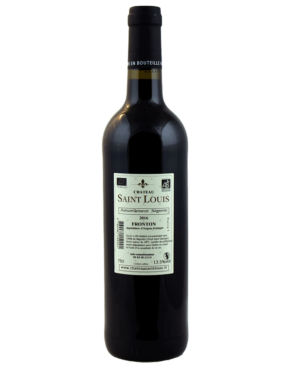 Primo piano della bottiglia di 'Naturellement Négrette 2016 BIO', che evidenzia il nome del vino e l'anno di produzione, sottolineando la sua origine biologica.
